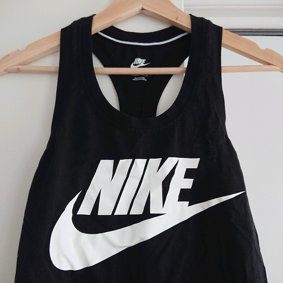 💖2/$35💖 Nike White Logo Racerback Black Tank Top - Picture 2 of 7